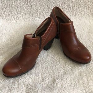 Size 8 brown/cognac leather shoes